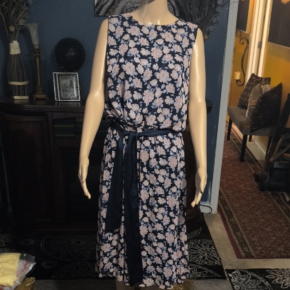 Blue Sheath Midi Dress with Crew Neck